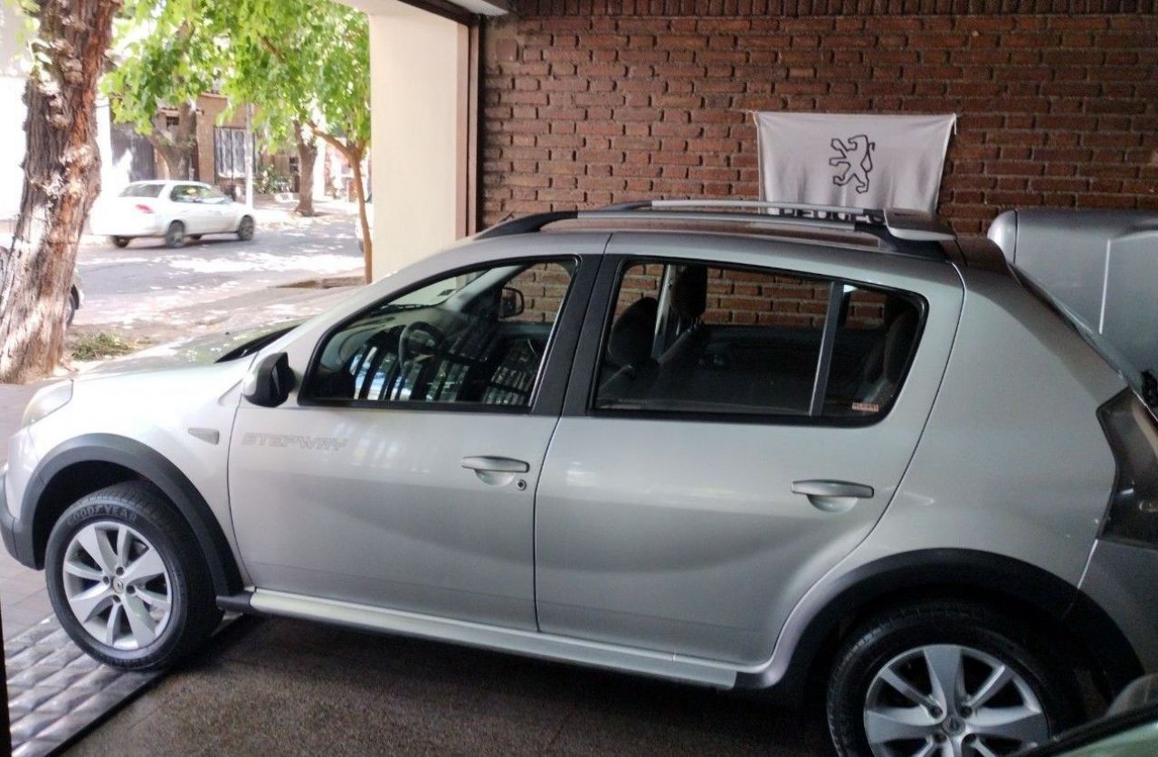Renault Sandero Usado en Mendoza, deRuedas