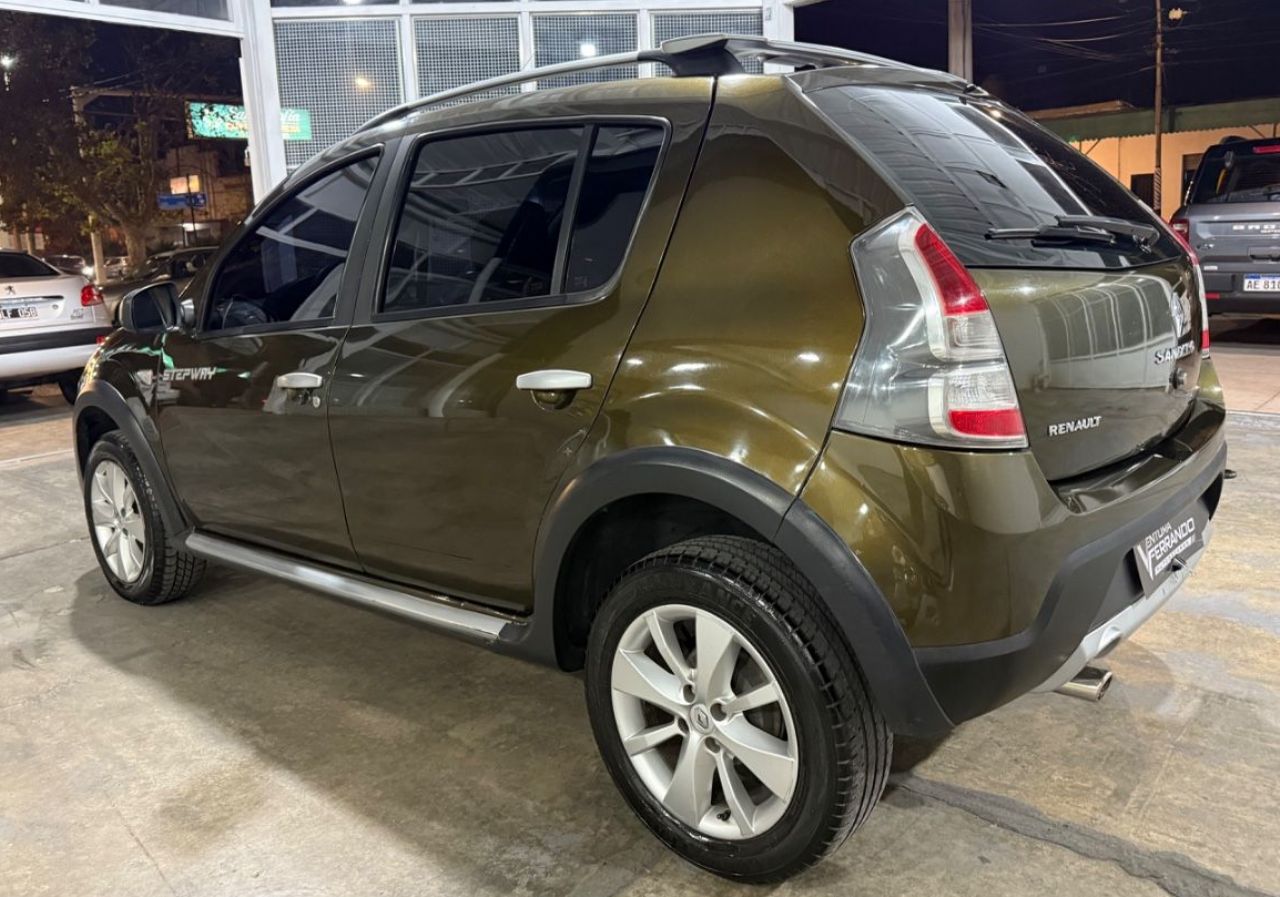 Renault Sandero Usado Financiado en Mendoza, deRuedas