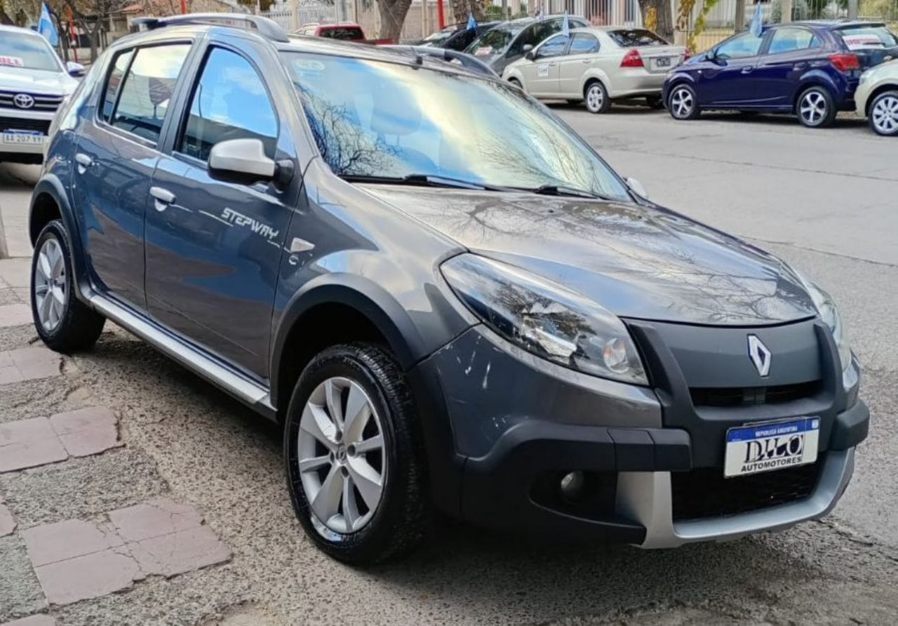 Renault Sandero Usado Financiado en Mendoza, deRuedas
