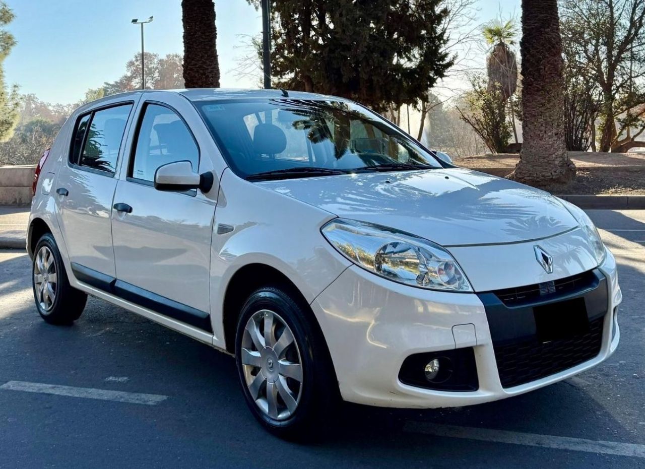Renault Sandero Usado Financiado en Mendoza, deRuedas