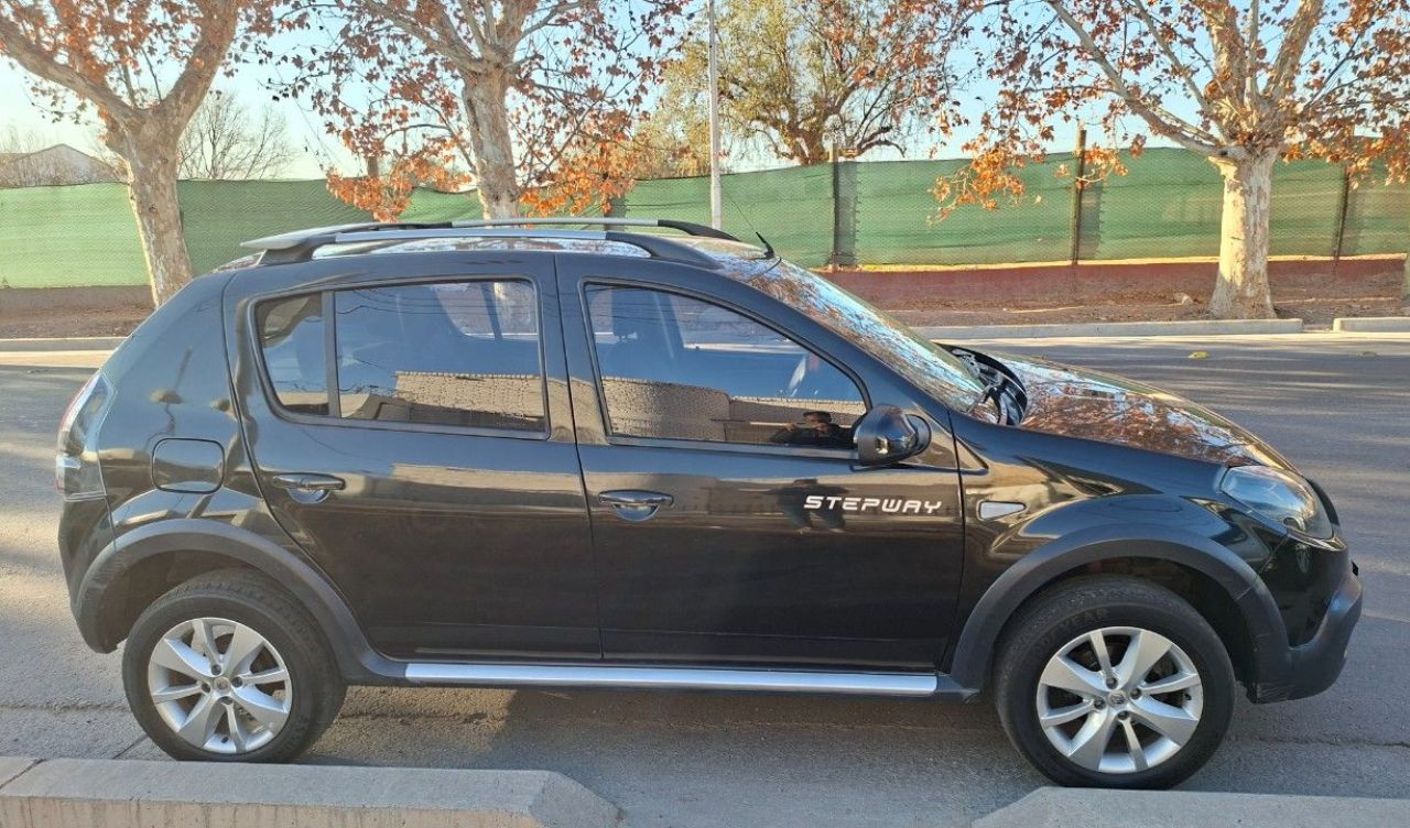 Renault Sandero Usado Financiado en Mendoza, deRuedas