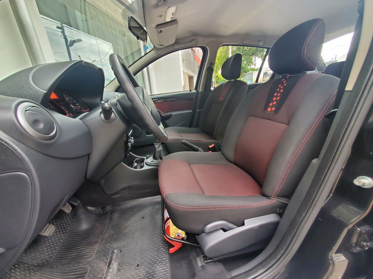Renault Sandero Usado en Mendoza, deRuedas