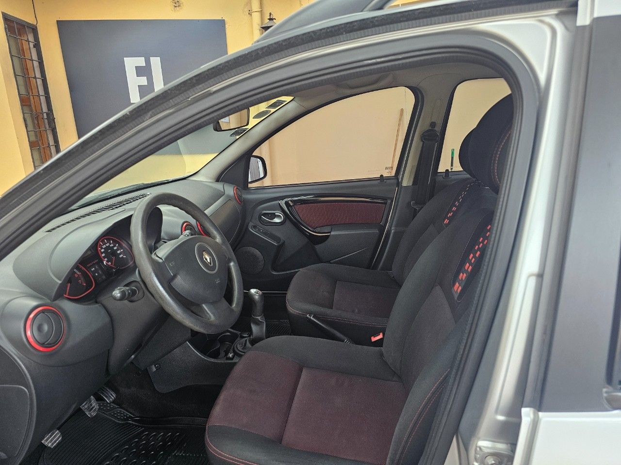 Renault Sandero Usado en Mendoza, deRuedas