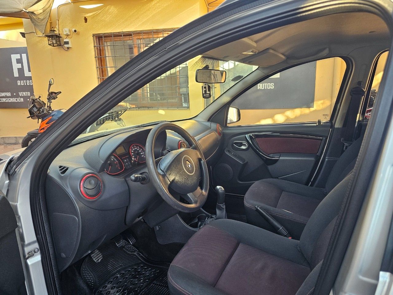 Renault Sandero Usado en Mendoza, deRuedas