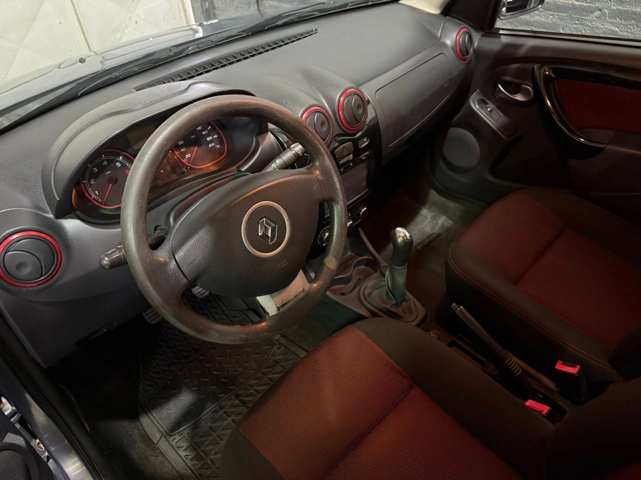 Renault Sandero Usado Financiado en San Juan, deRuedas