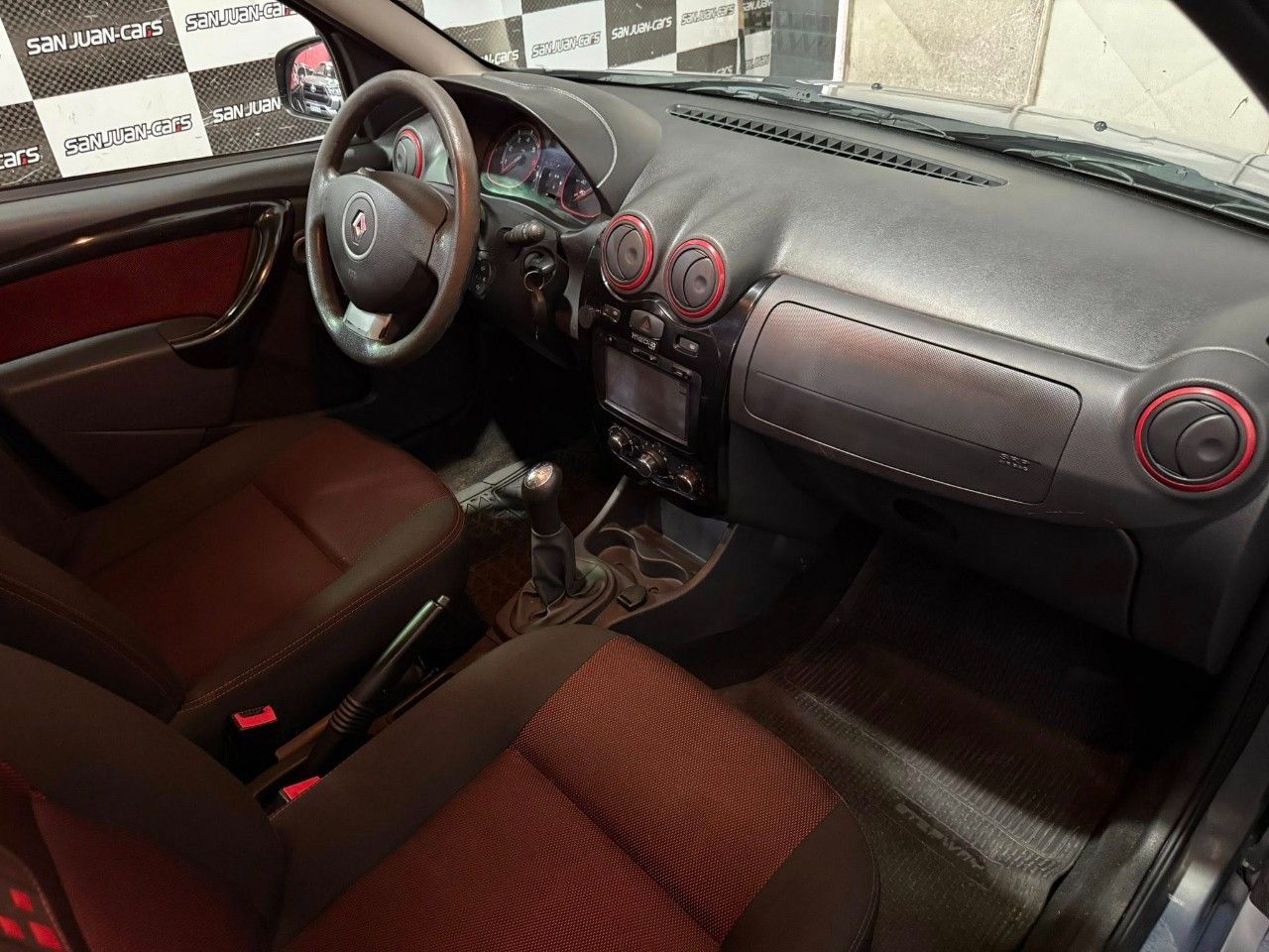 Renault Sandero Usado Financiado en San Juan, deRuedas
