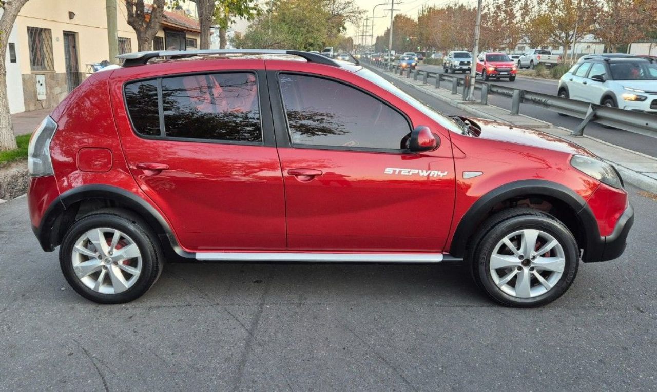 Renault Sandero Usado Financiado en Mendoza, deRuedas