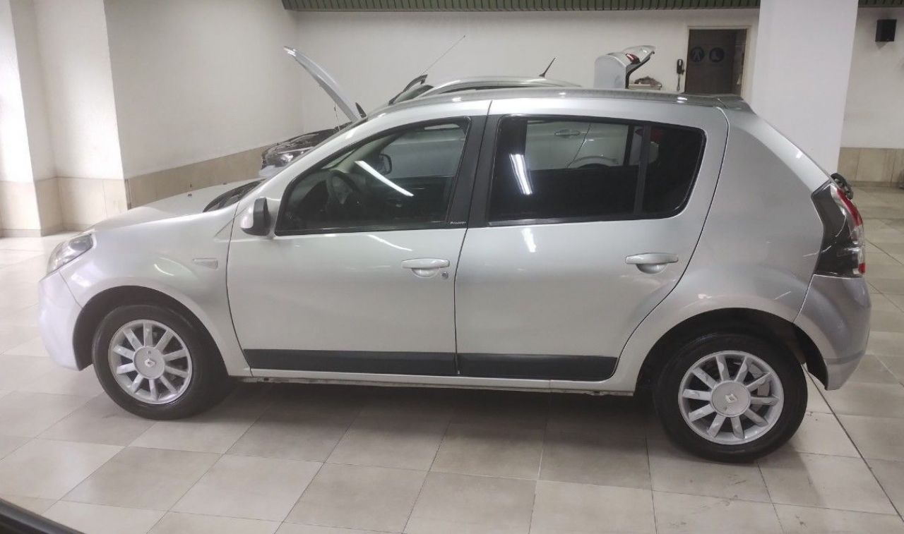 Renault Sandero Usado en Mendoza, deRuedas