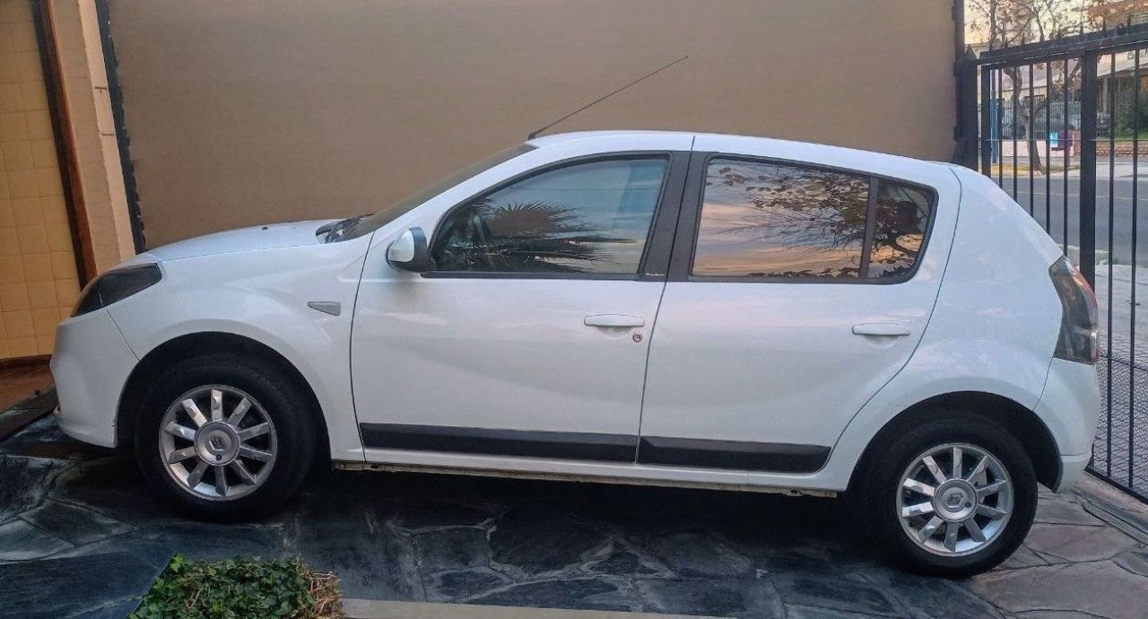 Renault Sandero Usado en Mendoza, deRuedas