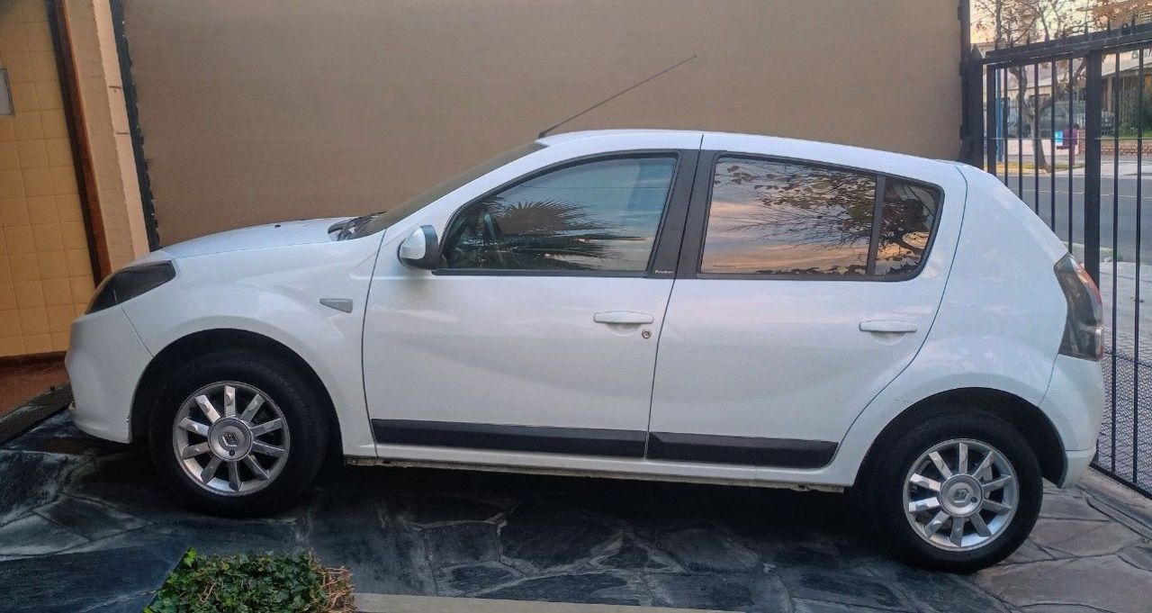 Renault Sandero Usado en Mendoza, deRuedas