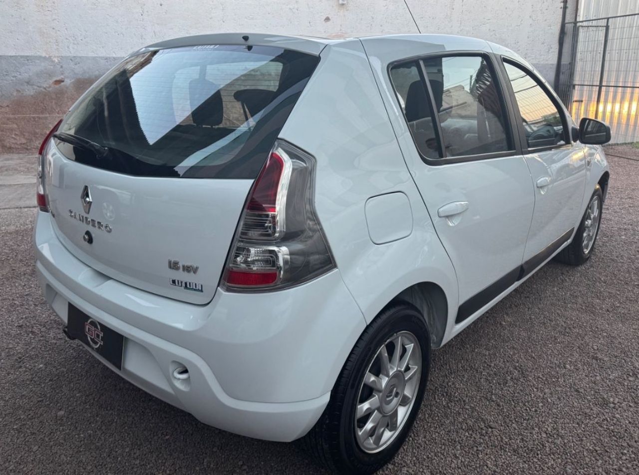 Renault Sandero Usado Financiado en Mendoza, deRuedas