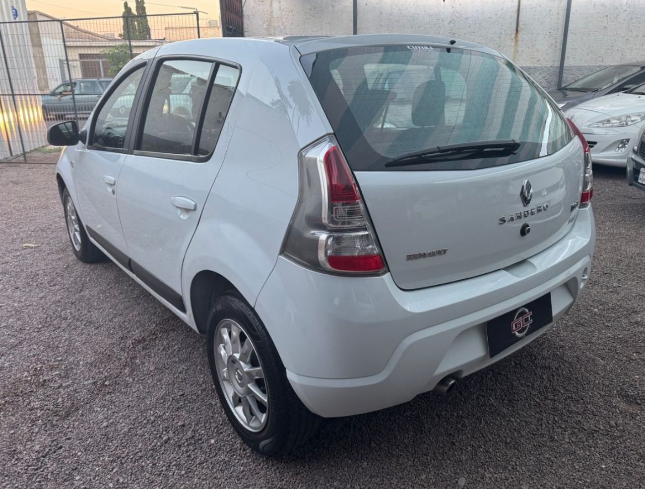 Renault Sandero Usado Financiado en Mendoza, deRuedas