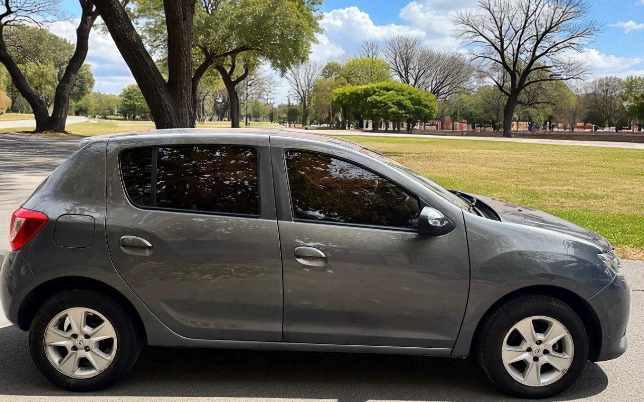 Renault Sandero Usado en Mendoza, deRuedas