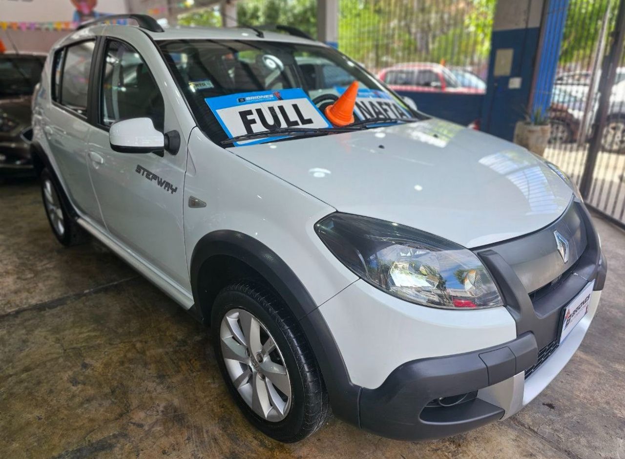 Renault Sandero Usado en Mendoza, deRuedas