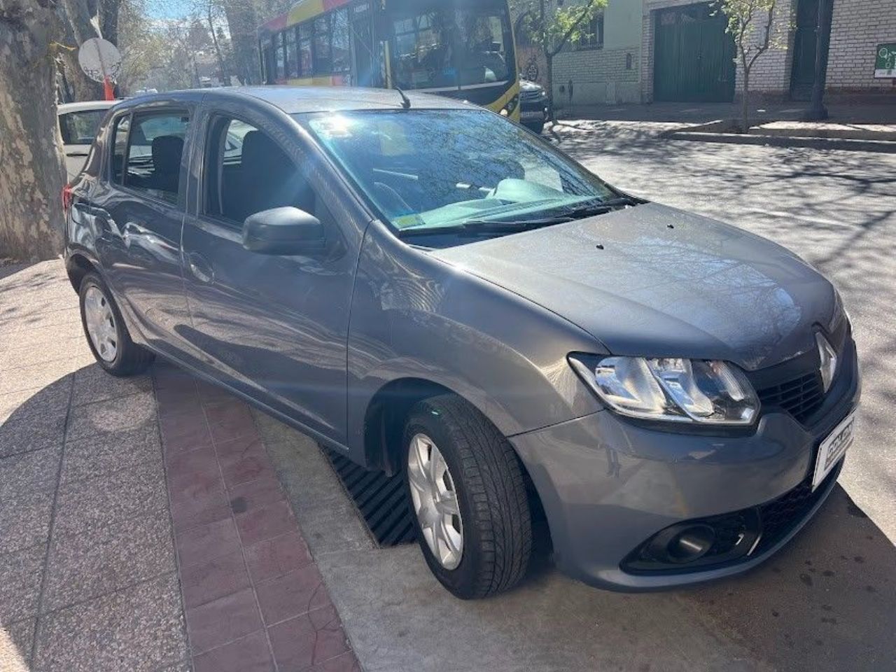 Renault Sandero Usado Financiado en Mendoza, deRuedas