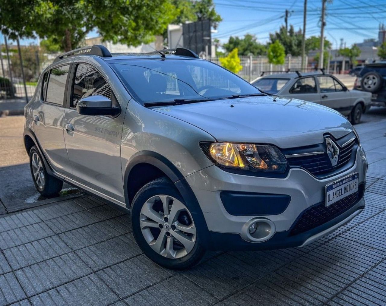 Renault Sandero Usado en Mendoza, deRuedas