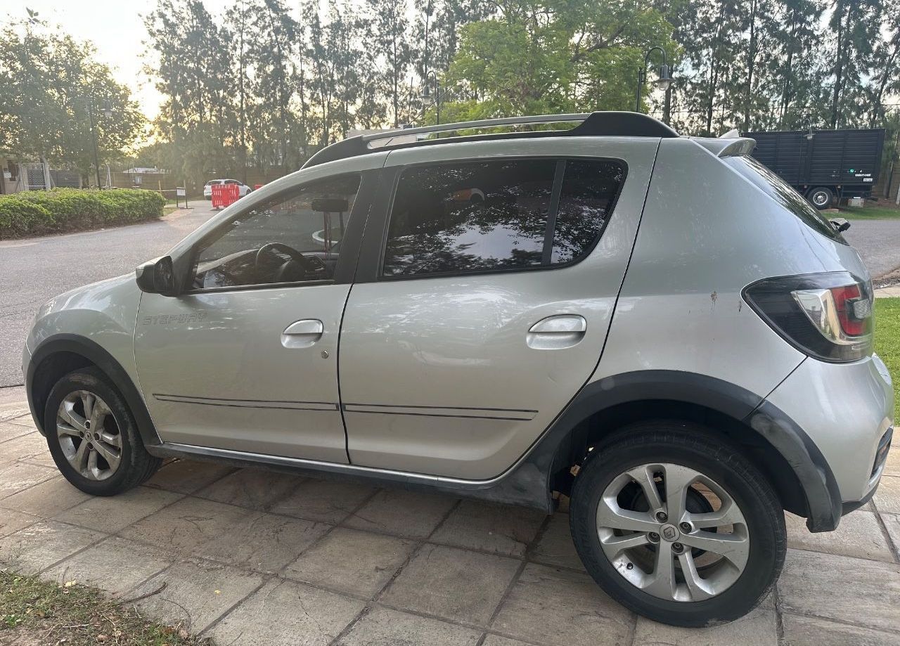Renault Sandero Usado en Buenos Aires, deRuedas