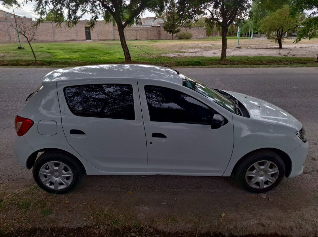 Renault Sandero Usado en San Juan, deRuedas
