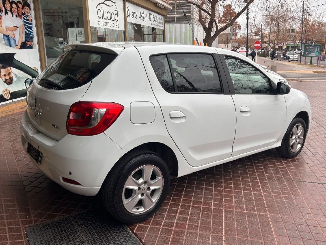 Renault Sandero Usado Financiado en Mendoza, deRuedas