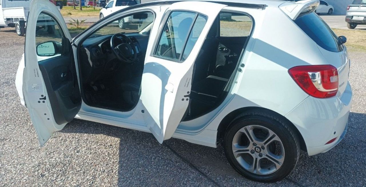 Renault Sandero Usado en San Juan, deRuedas
