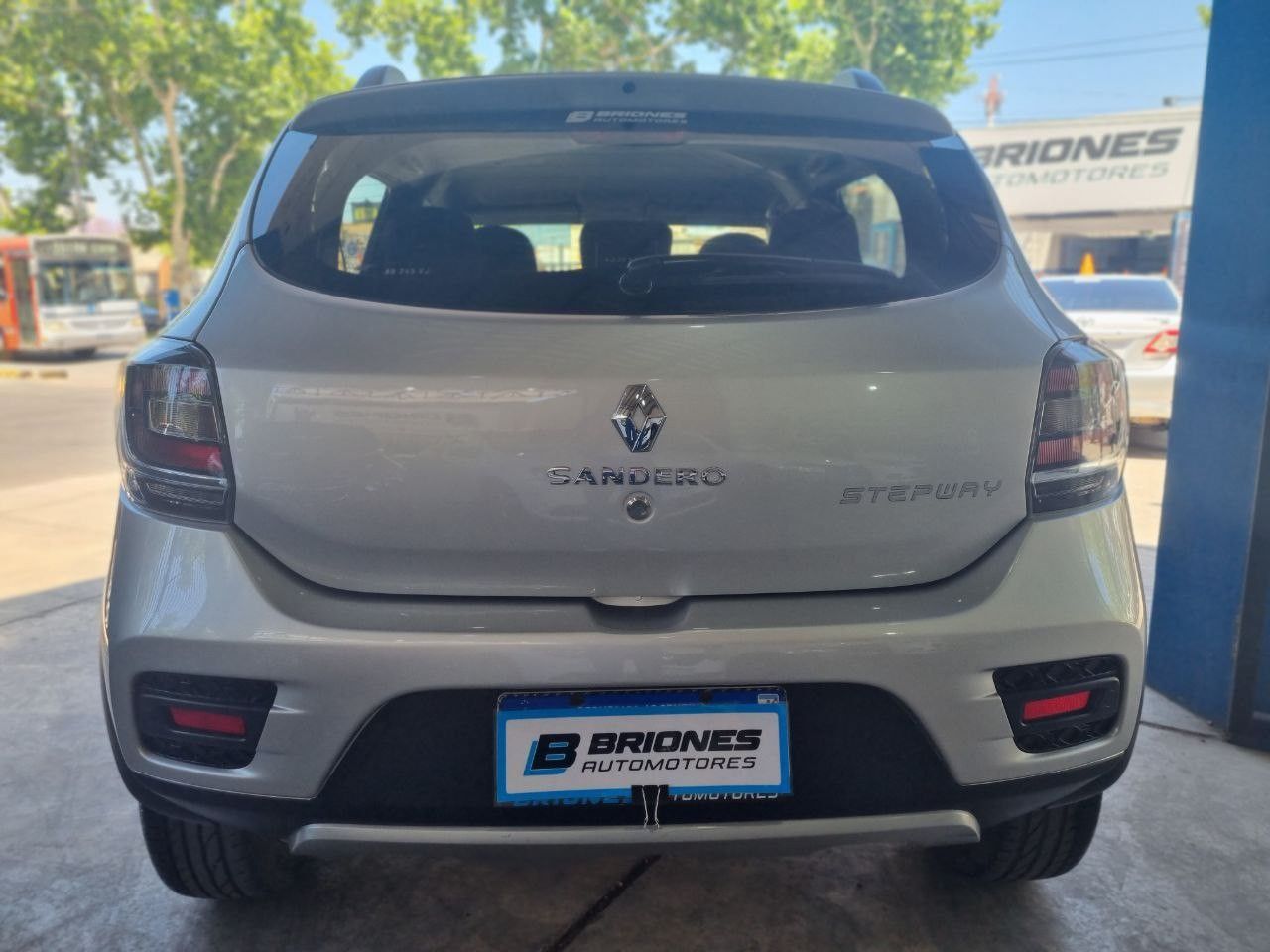 Renault Sandero Usado en Mendoza, deRuedas