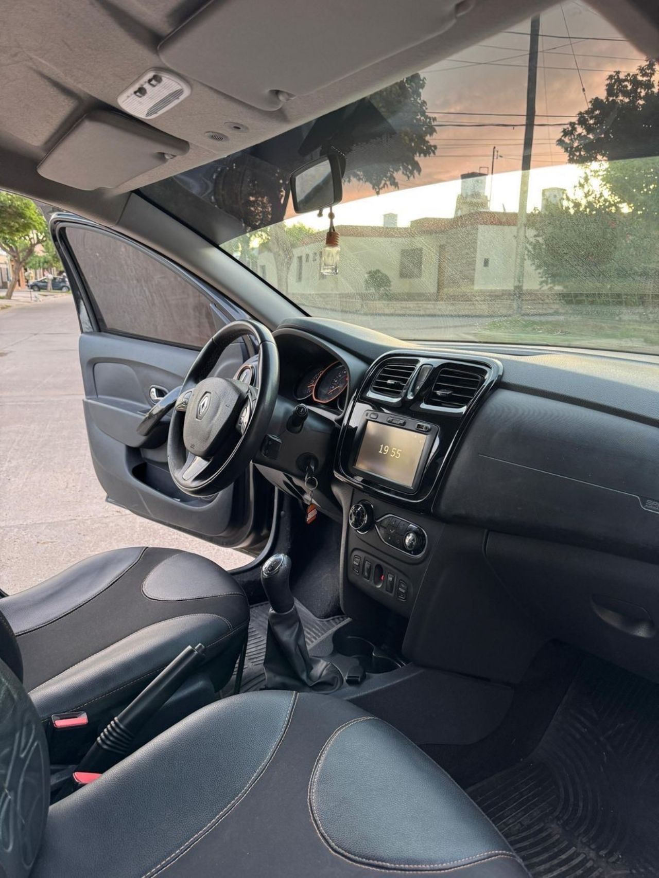 Renault Sandero Usado Financiado en Mendoza, deRuedas
