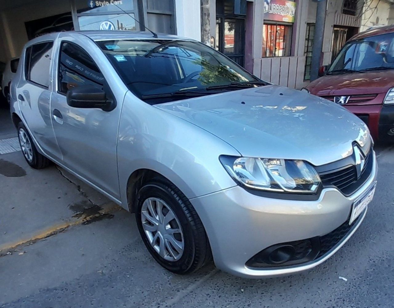 Renault Sandero Usado Financiado en Córdoba, deRuedas
