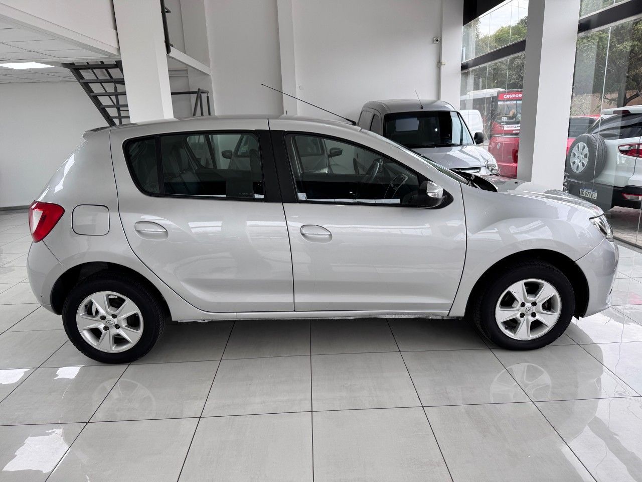 Renault Sandero Usado Financiado en Córdoba, deRuedas