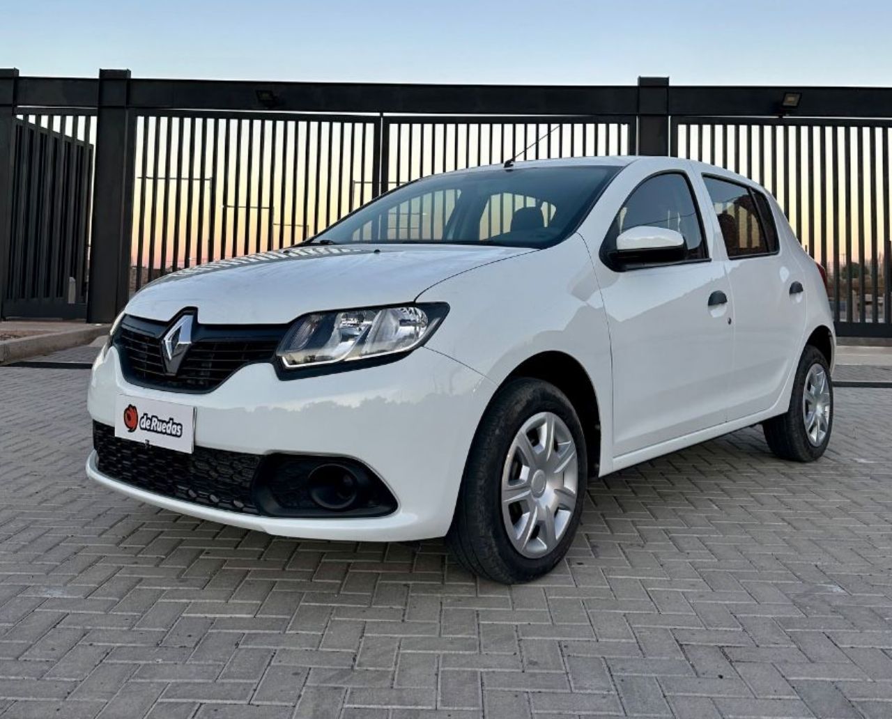 Renault Sandero Usado en Mendoza, deRuedas