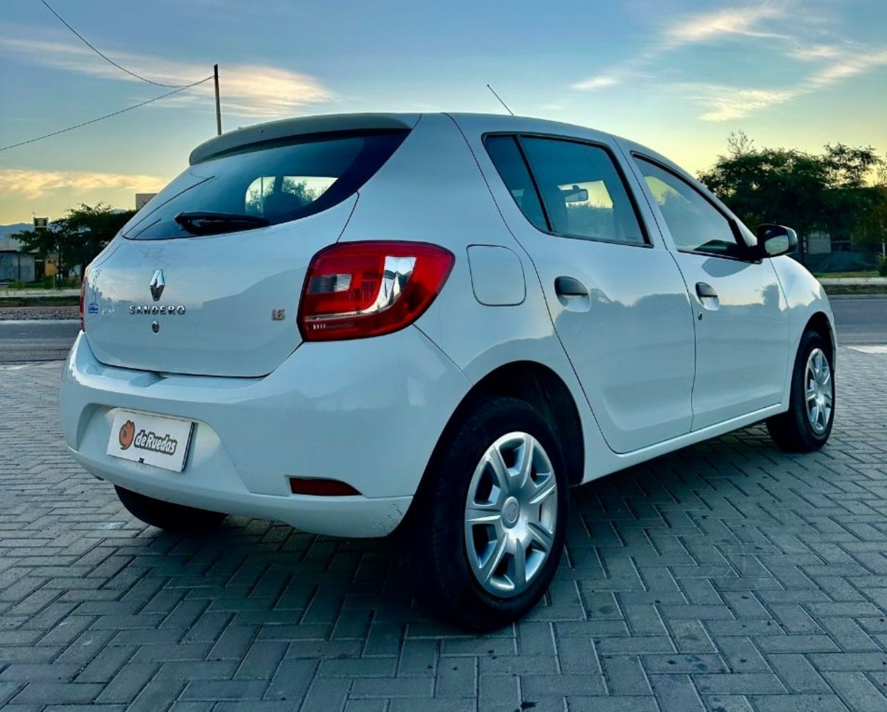 Renault Sandero Usado en Mendoza, deRuedas