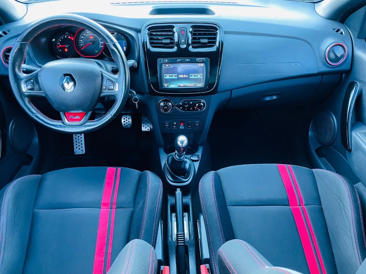 Renault Sandero Usado Financiado en Mendoza, deRuedas