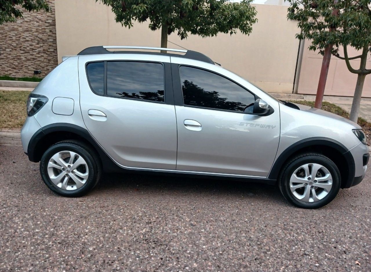 Renault Sandero Usado en Mendoza, deRuedas