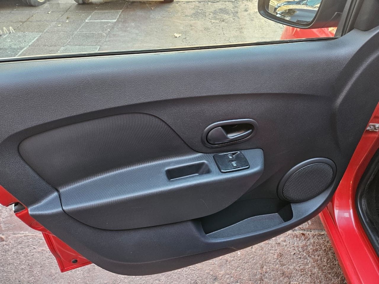 Renault Sandero Usado en Mendoza, deRuedas