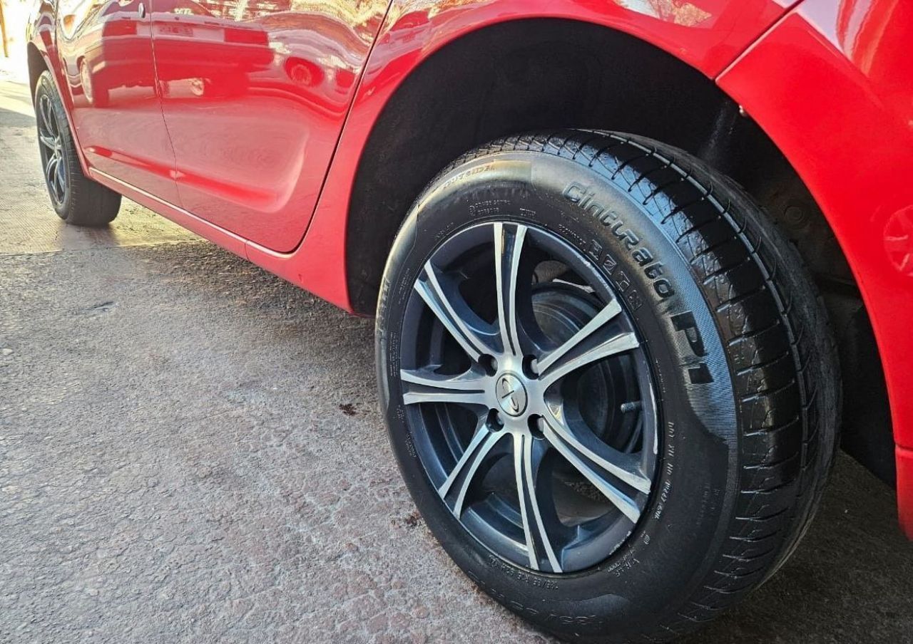 Renault Sandero Usado en Mendoza, deRuedas