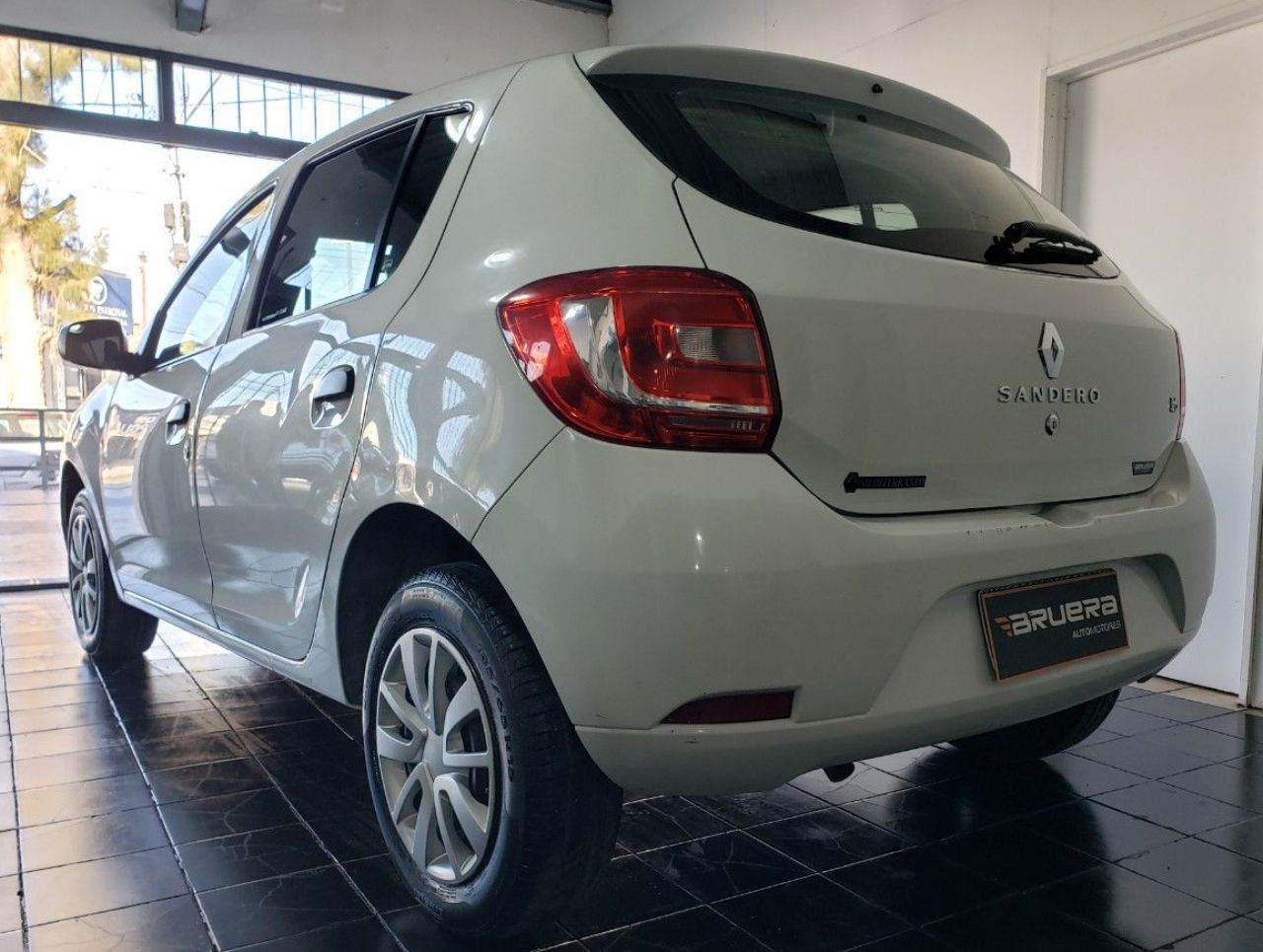 Renault Sandero Usado Financiado en Mendoza, deRuedas