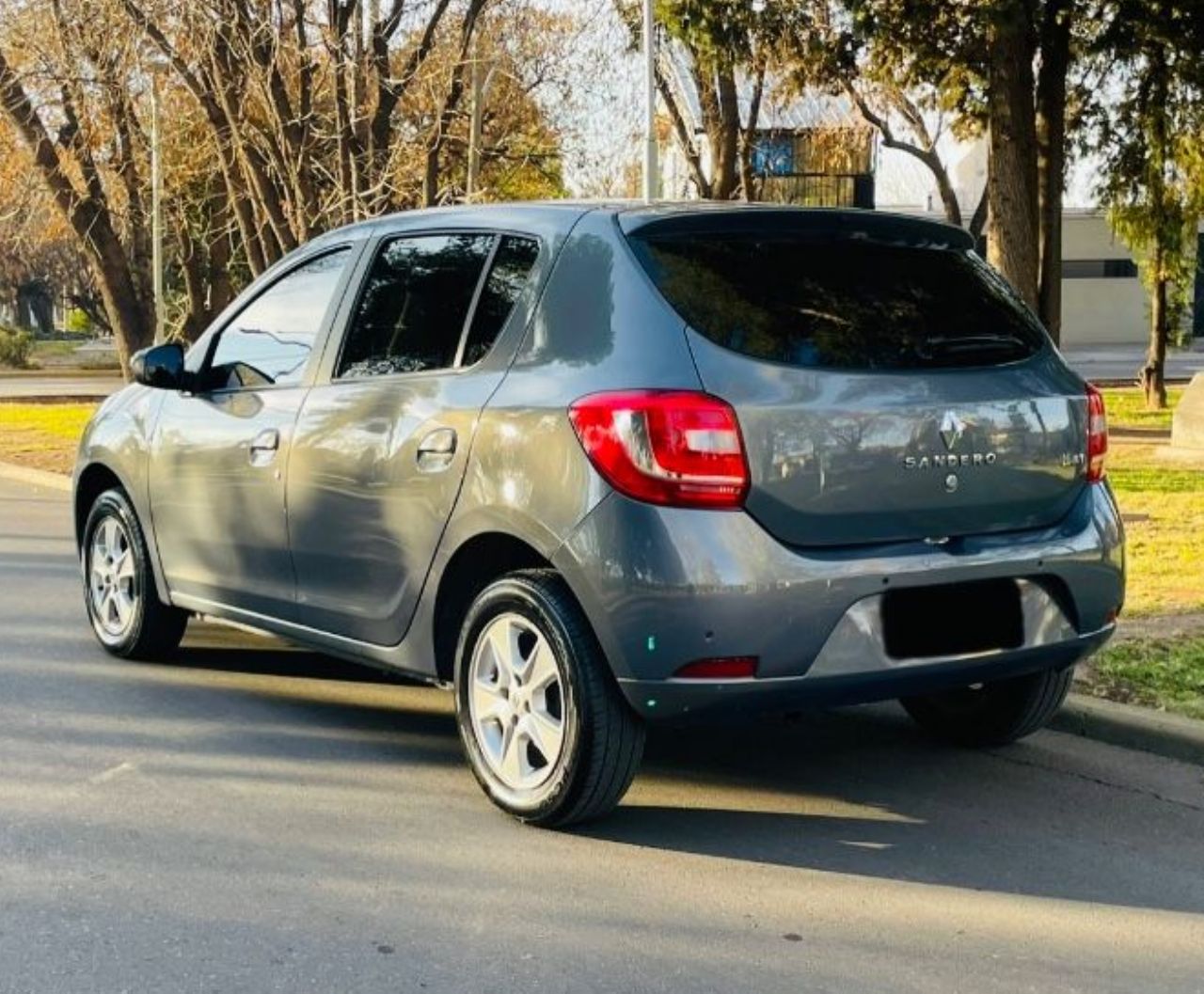 Renault Sandero Usado Financiado en Mendoza, deRuedas