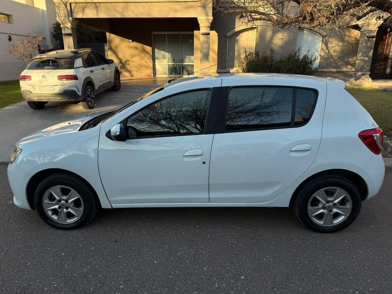 Renault Sandero Usado en Mendoza, deRuedas