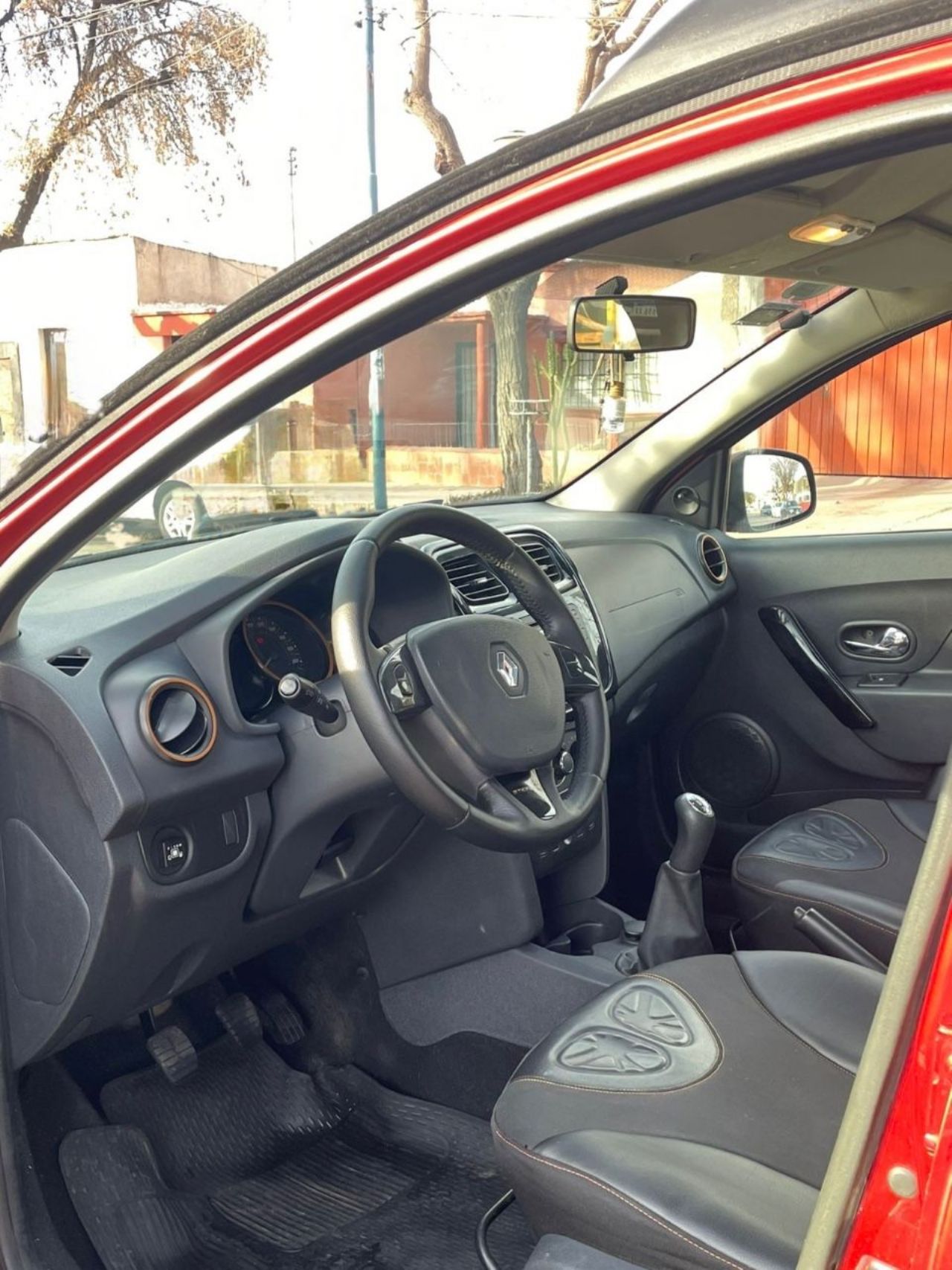 Renault Sandero Usado Financiado en Mendoza, deRuedas