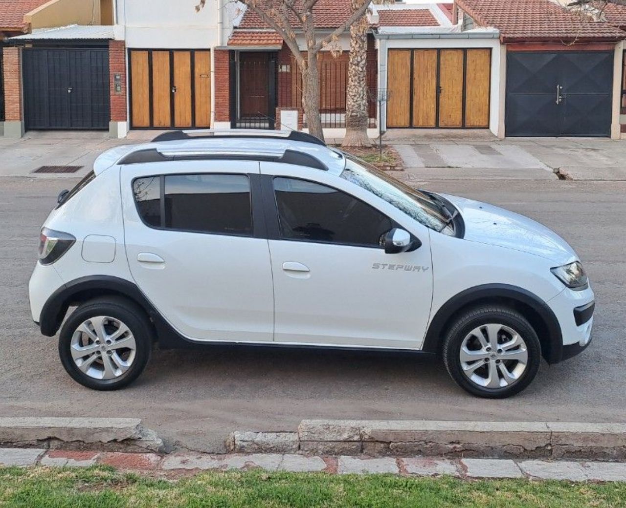Renault Sandero Usado en Mendoza, deRuedas