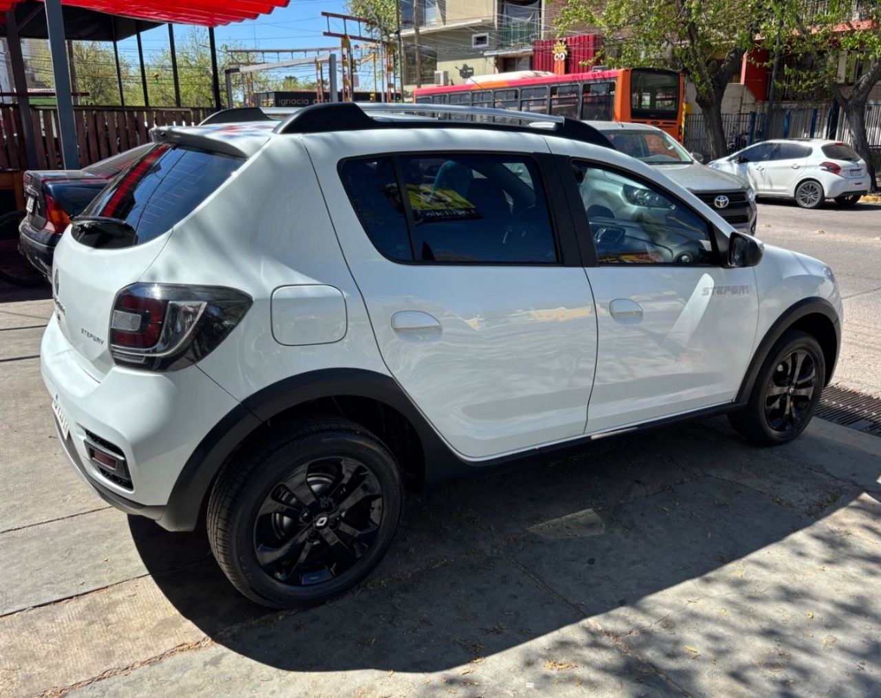 Renault Sandero Usado Financiado en Mendoza, deRuedas