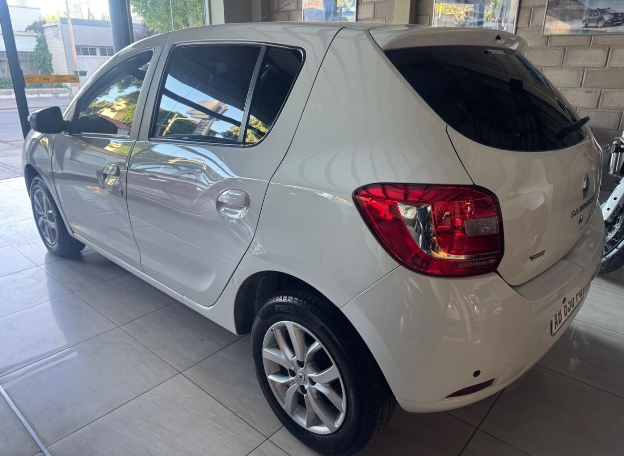 Renault Sandero Usado Financiado en Mendoza, deRuedas