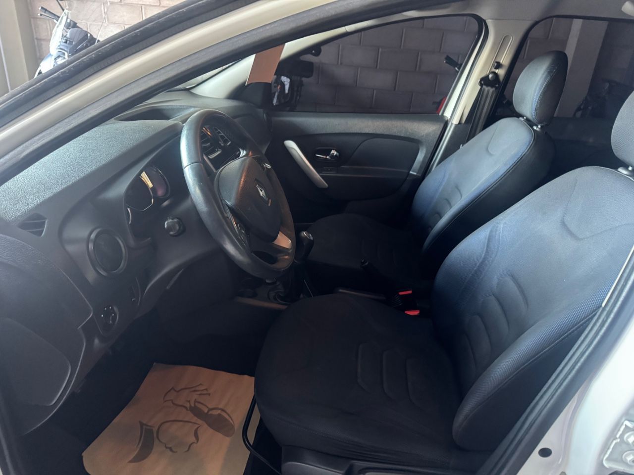 Renault Sandero Usado Financiado en Mendoza, deRuedas