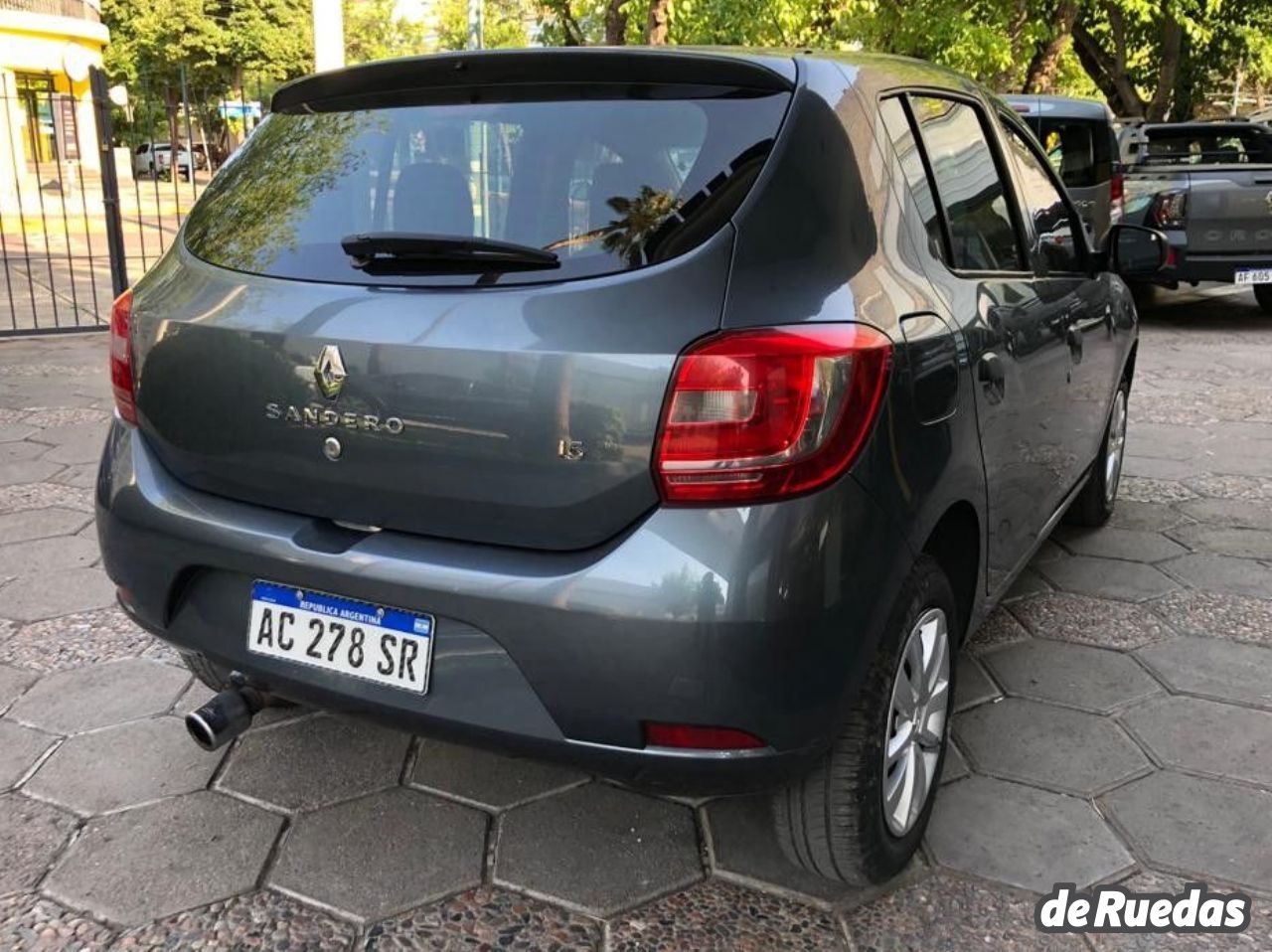 Renault Sandero Usado en Mendoza, deRuedas