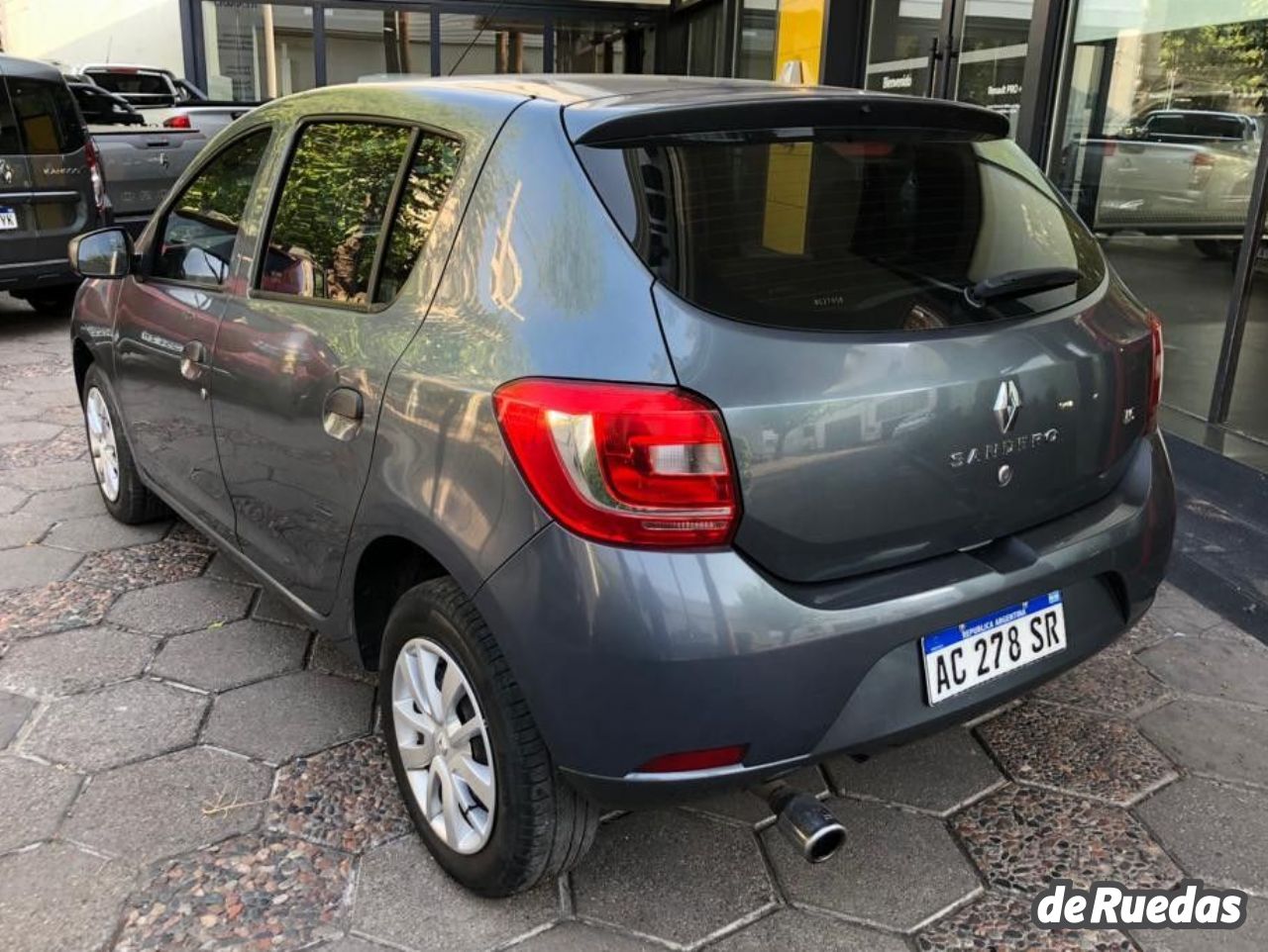 Renault Sandero Usado en Mendoza, deRuedas