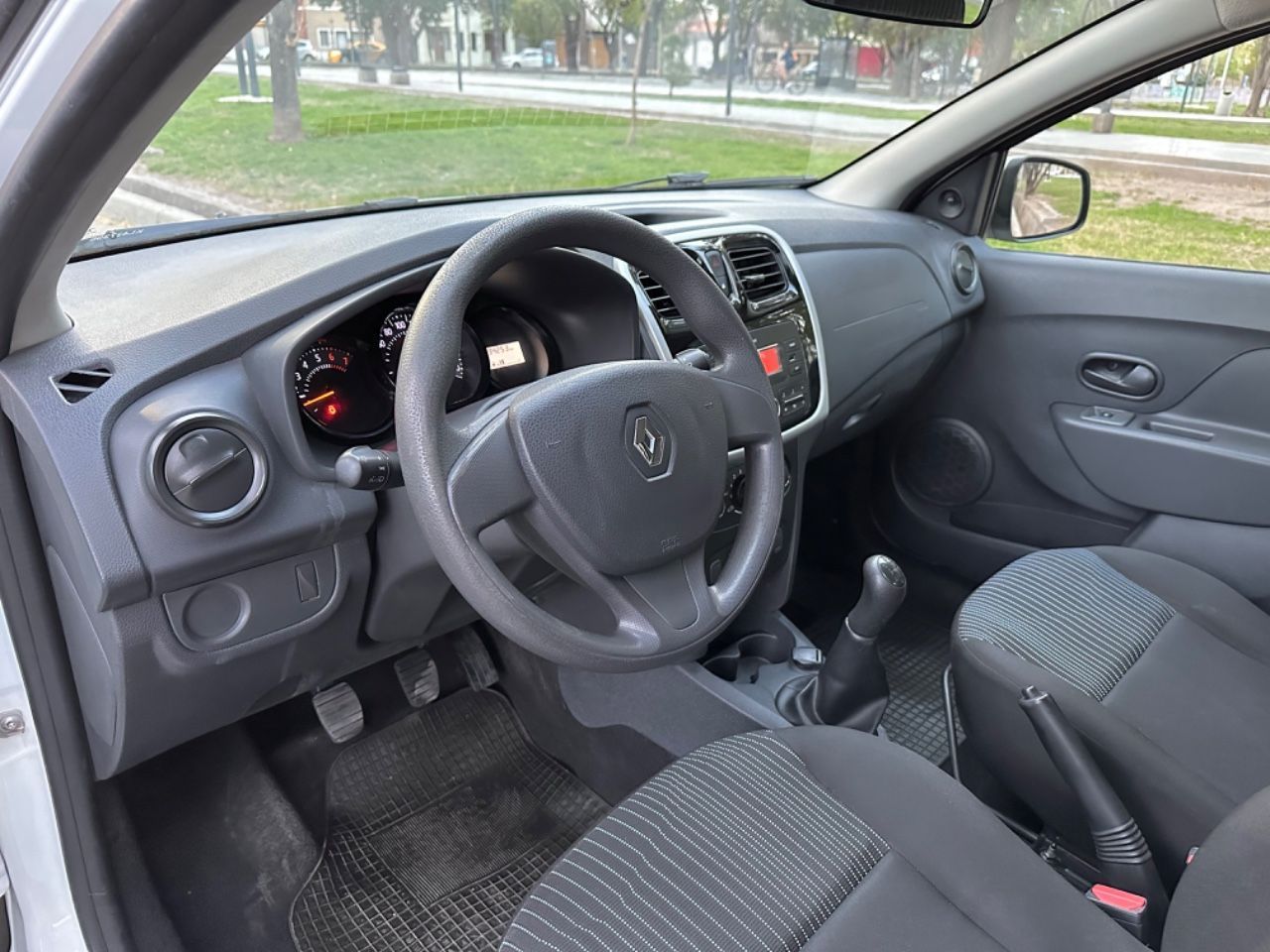 Renault Sandero Usado en Mendoza, deRuedas