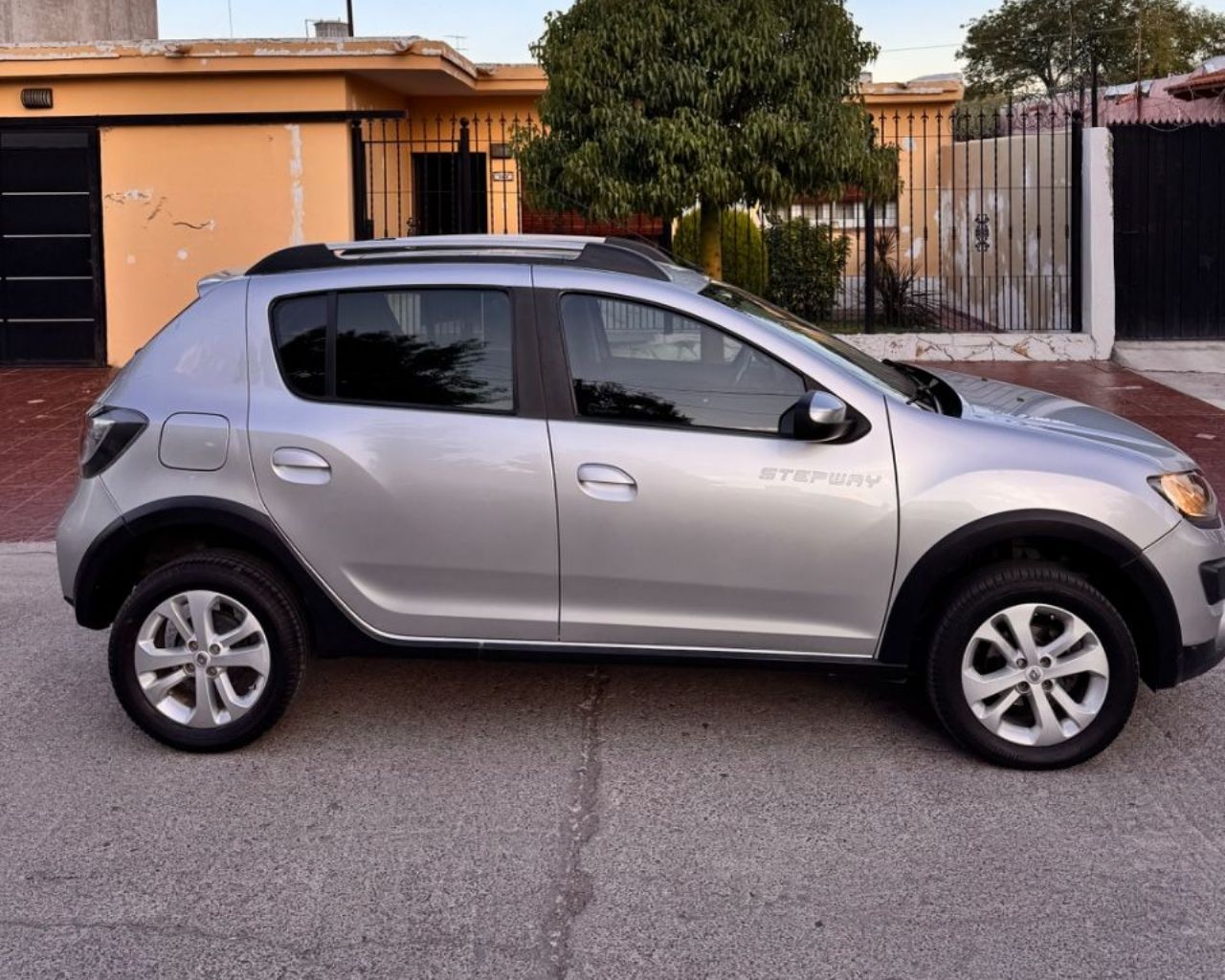 Renault Sandero Usado en Mendoza, deRuedas