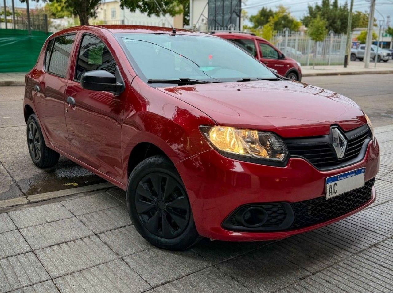 Renault Sandero Usado Financiado en Mendoza, deRuedas