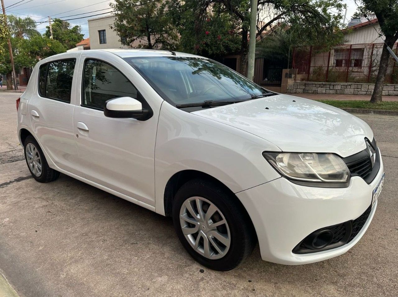 Renault Sandero Usado Financiado en Córdoba, deRuedas