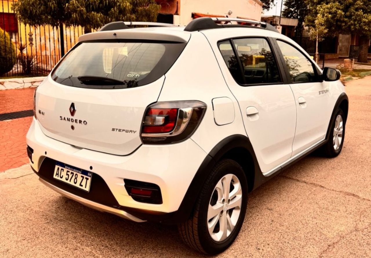 Renault Sandero Usado en Mendoza, deRuedas