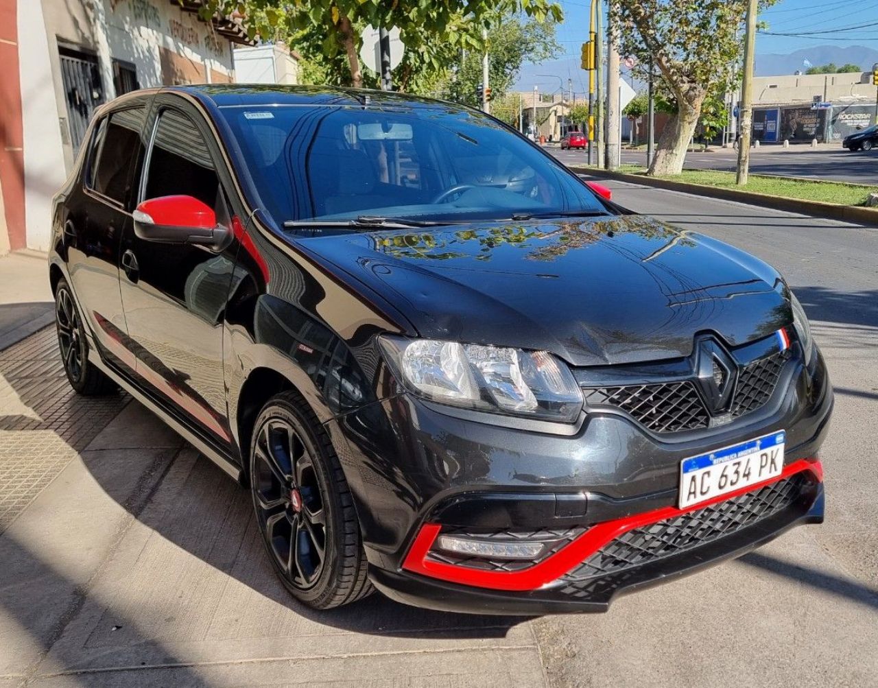 Renault Sandero Usado Financiado en Mendoza, deRuedas